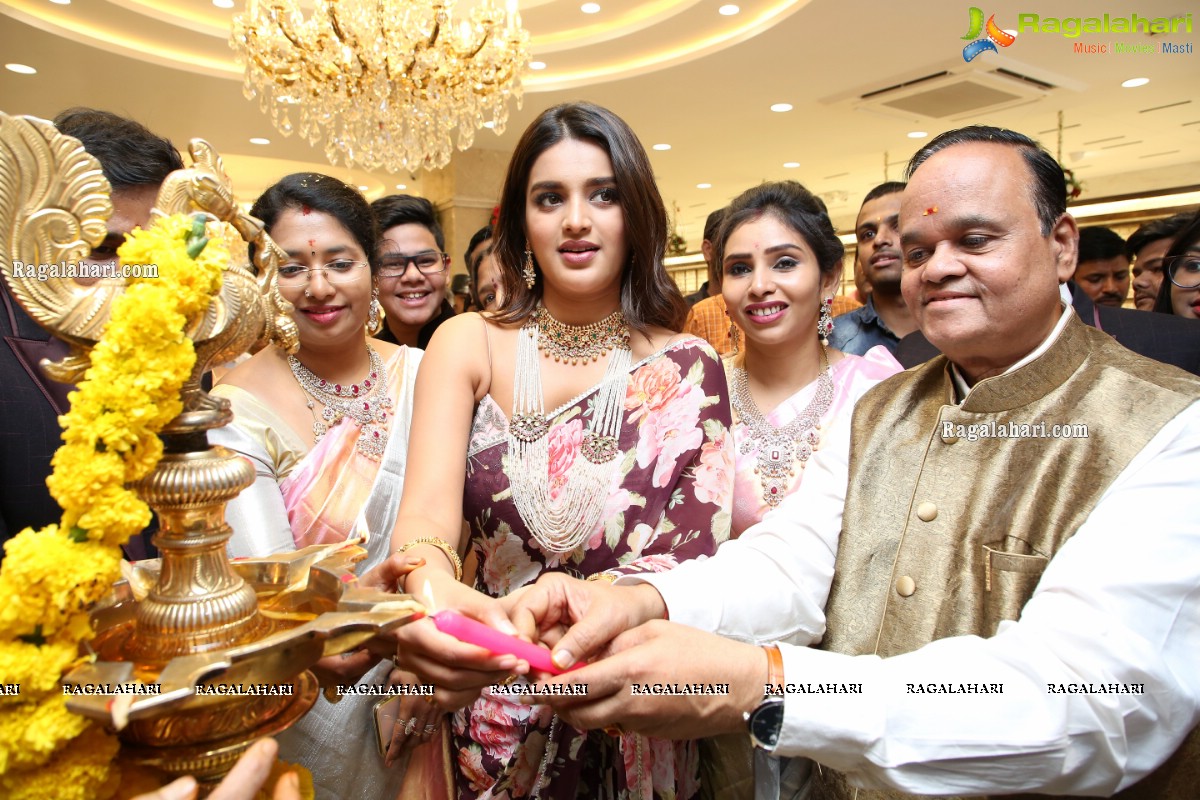Manepally Jewellers Launches its New Showroom at Dilsukhnagar