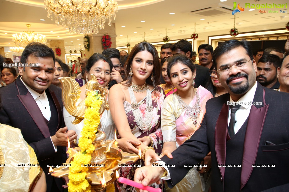 Manepally Jewellers Launches its New Showroom at Dilsukhnagar