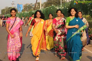 Taneira & Pinkathon's First Saree Run in Hyderabad