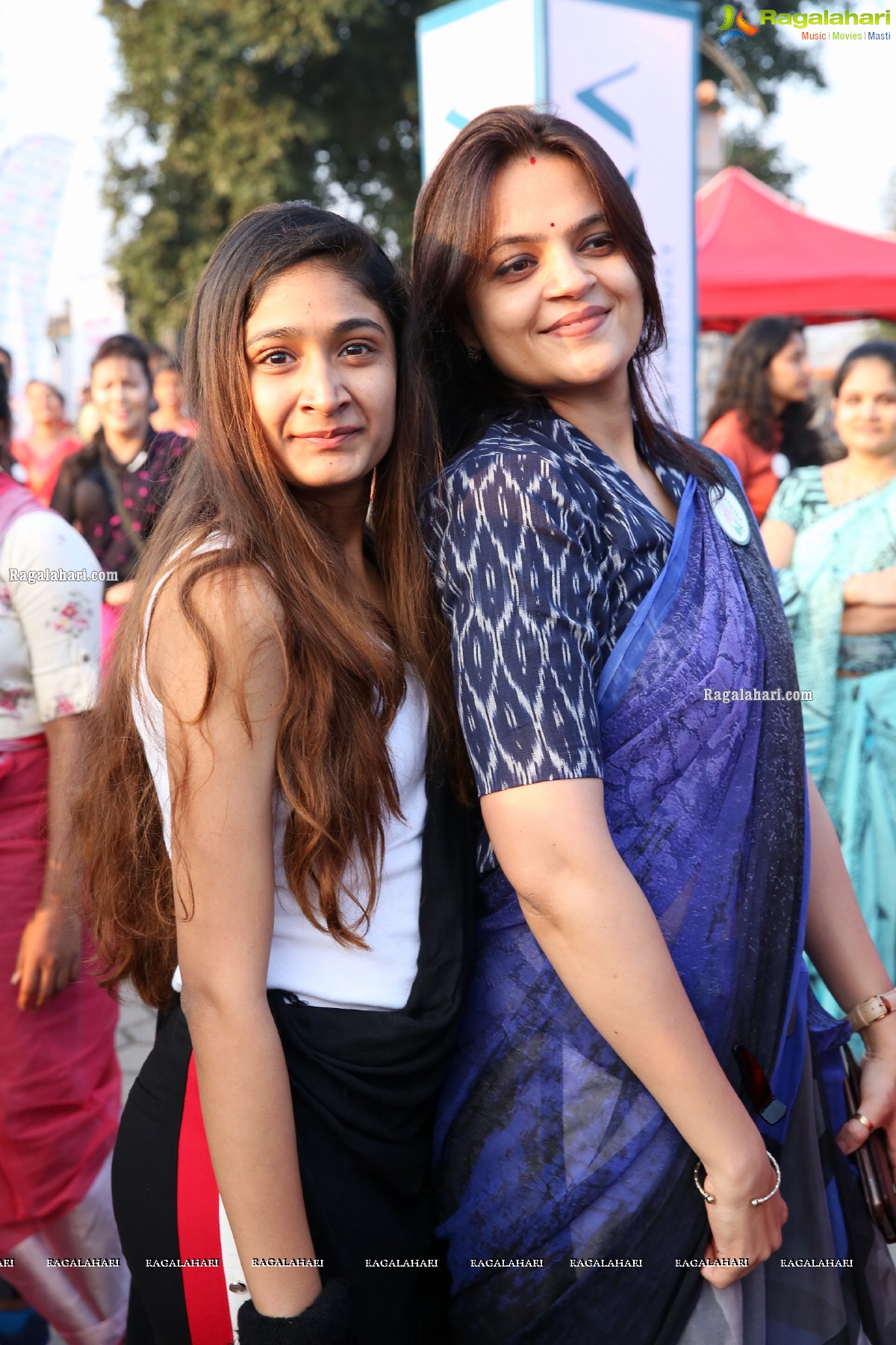 Taneira & Pinkathon's First Saree Run in Hyderabad