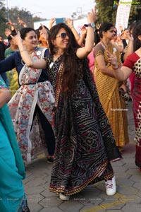 Taneira & Pinkathon's First Saree Run in Hyderabad