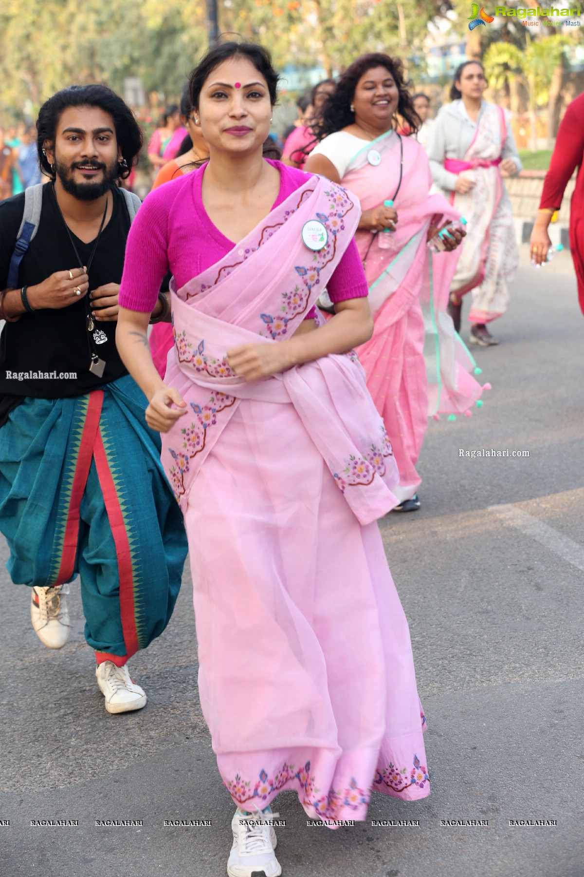 Taneira & Pinkathon's First Saree Run in Hyderabad