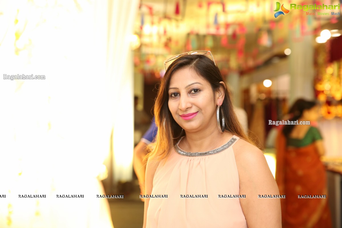 Sutraa Fashion Exhibition Begins at HICC Novotel