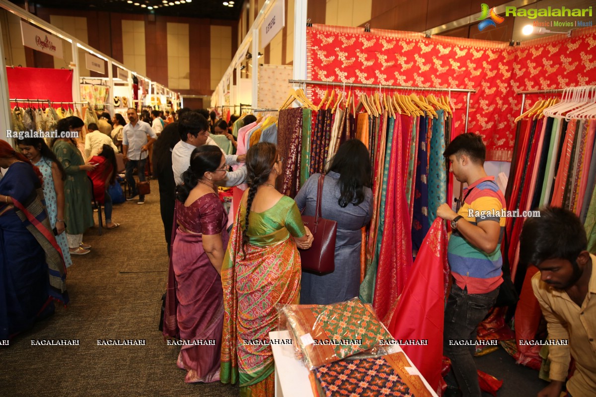 Sutraa Fashion Exhibition Begins at HICC Novotel