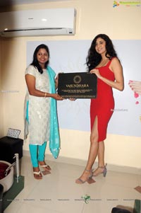 Vasundhara Salon Premium Rewards Card launch by Andleeb Zaid