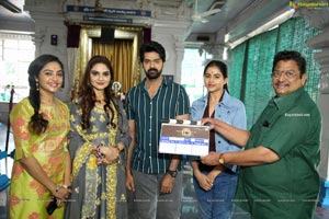 Naveen Chandra-Smruthi Venkat Film Opening