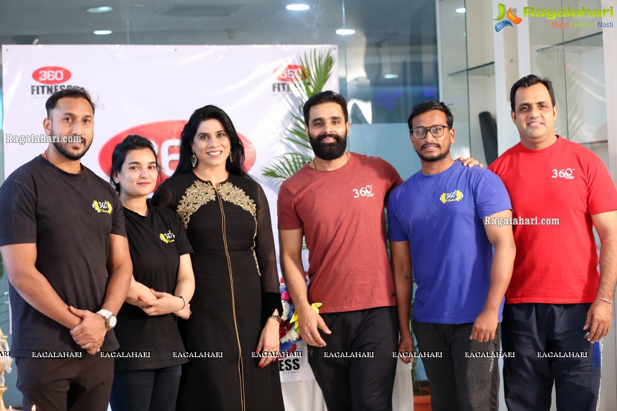 360 Degrees Fitness Launches Website and Ultimate Weight Loss Challenge With Vijay Deverakonda