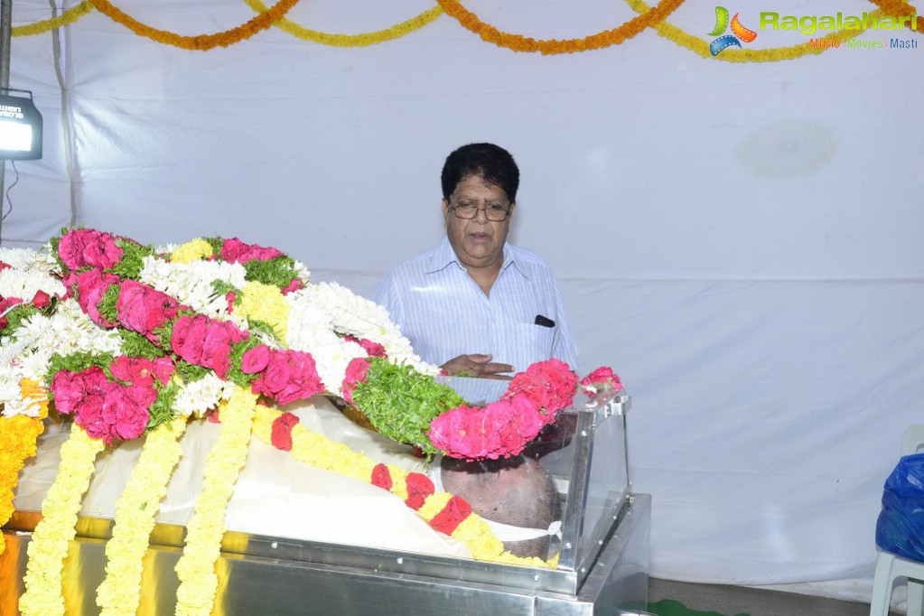 Celebs Pay Homage to Producer Doraswamy Raju