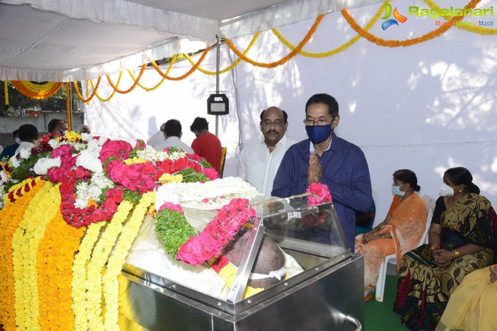 Celebs Pay Homage to Producer Doraswamy Raju