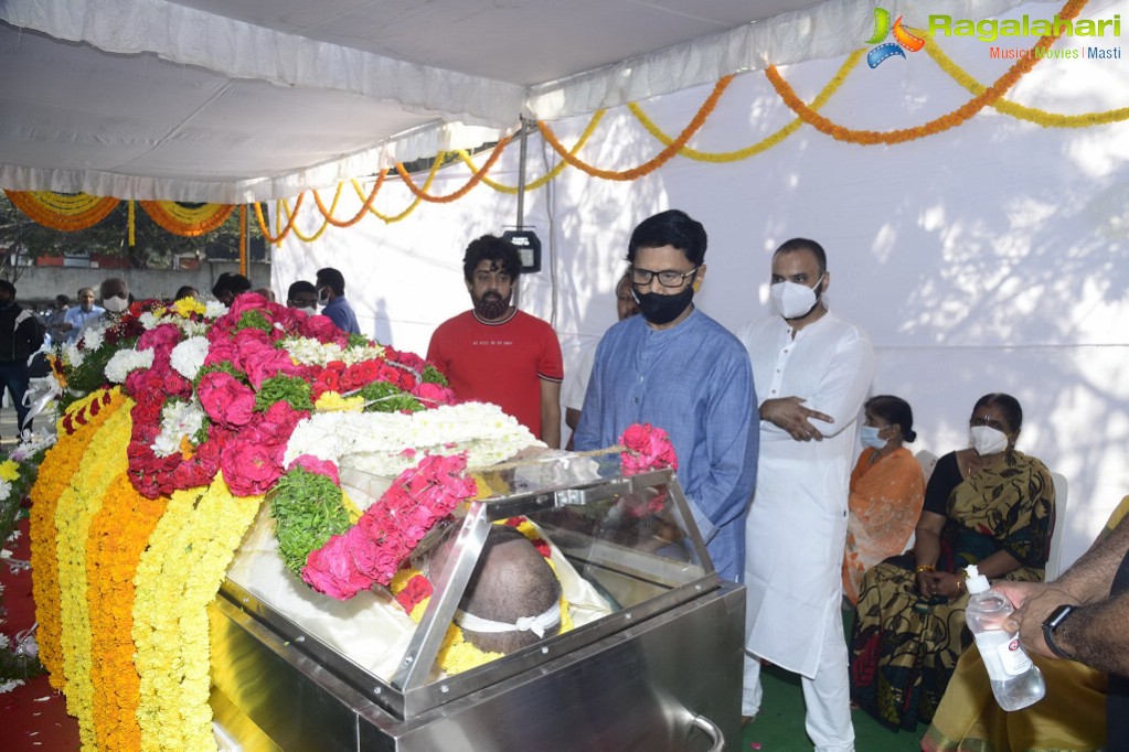 Celebs Pay Homage to Producer Doraswamy Raju