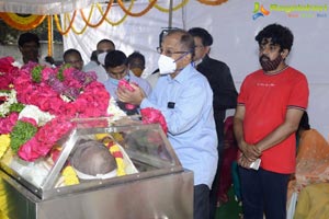 Celebs Pay Homage to Producer Doraswamy Raju