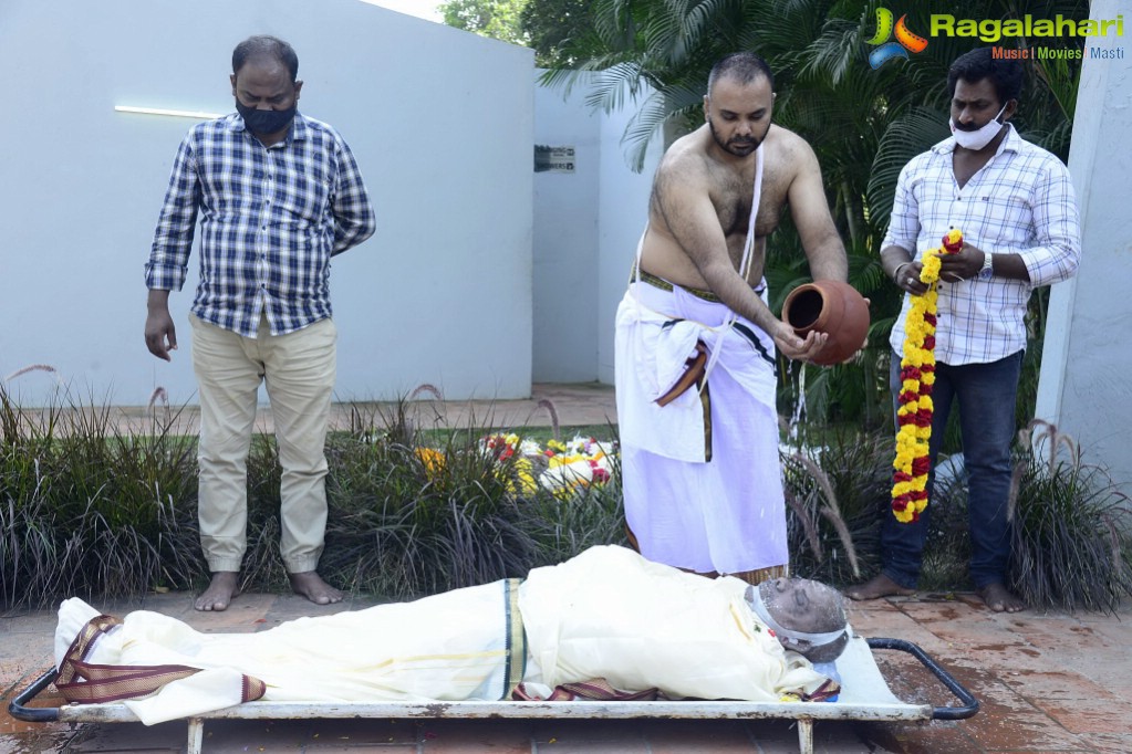 Celebs Pay Homage to Producer Doraswamy Raju