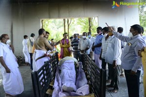 Celebs Pay Homage to Producer Doraswamy Raju