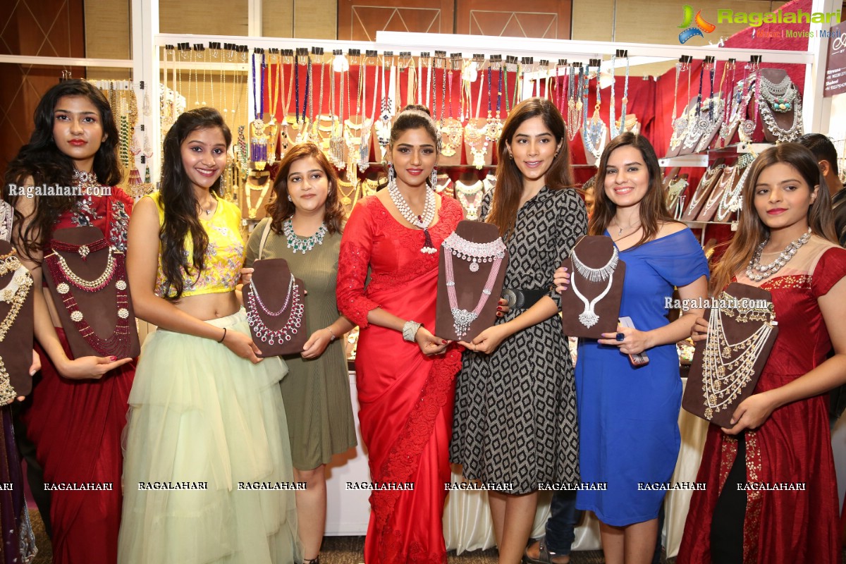 Design Library Exquisite Lifestyle Fashion Exhibition at HICC-Novotel