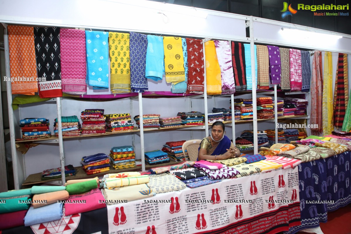 National Silk Expo-2021 Begins at Sri Satya Sai Nigamagamam