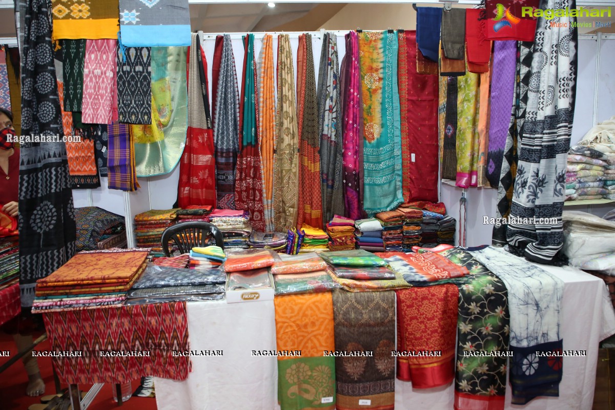 National Silk Expo-2021 Begins at Sri Satya Sai Nigamagamam