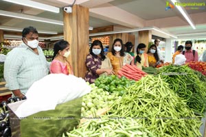 Pure-O-Naturals Fruits and Vegetables 25th Outlet Launch