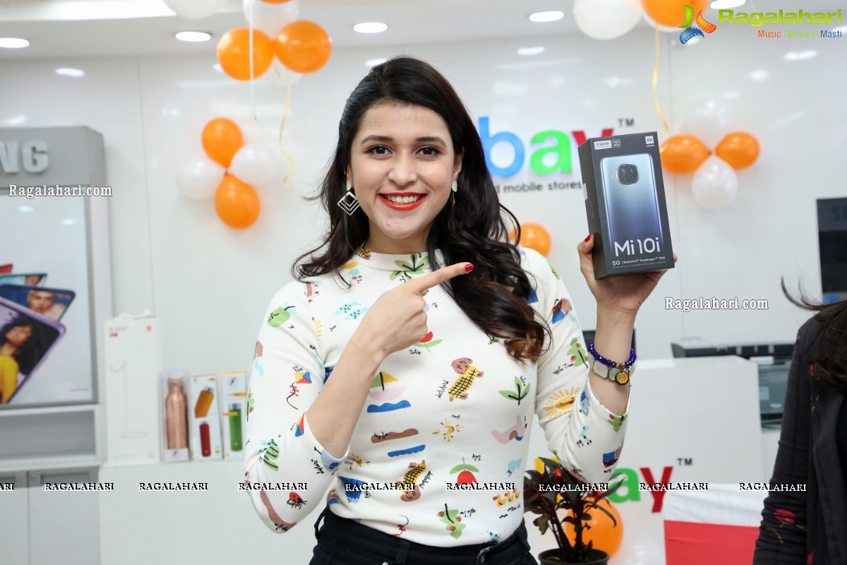 Xiaomi Mi 10i New Mobile Launch in Hyderabad by Mannara Chopra at Cellbay Store, Gachibowli