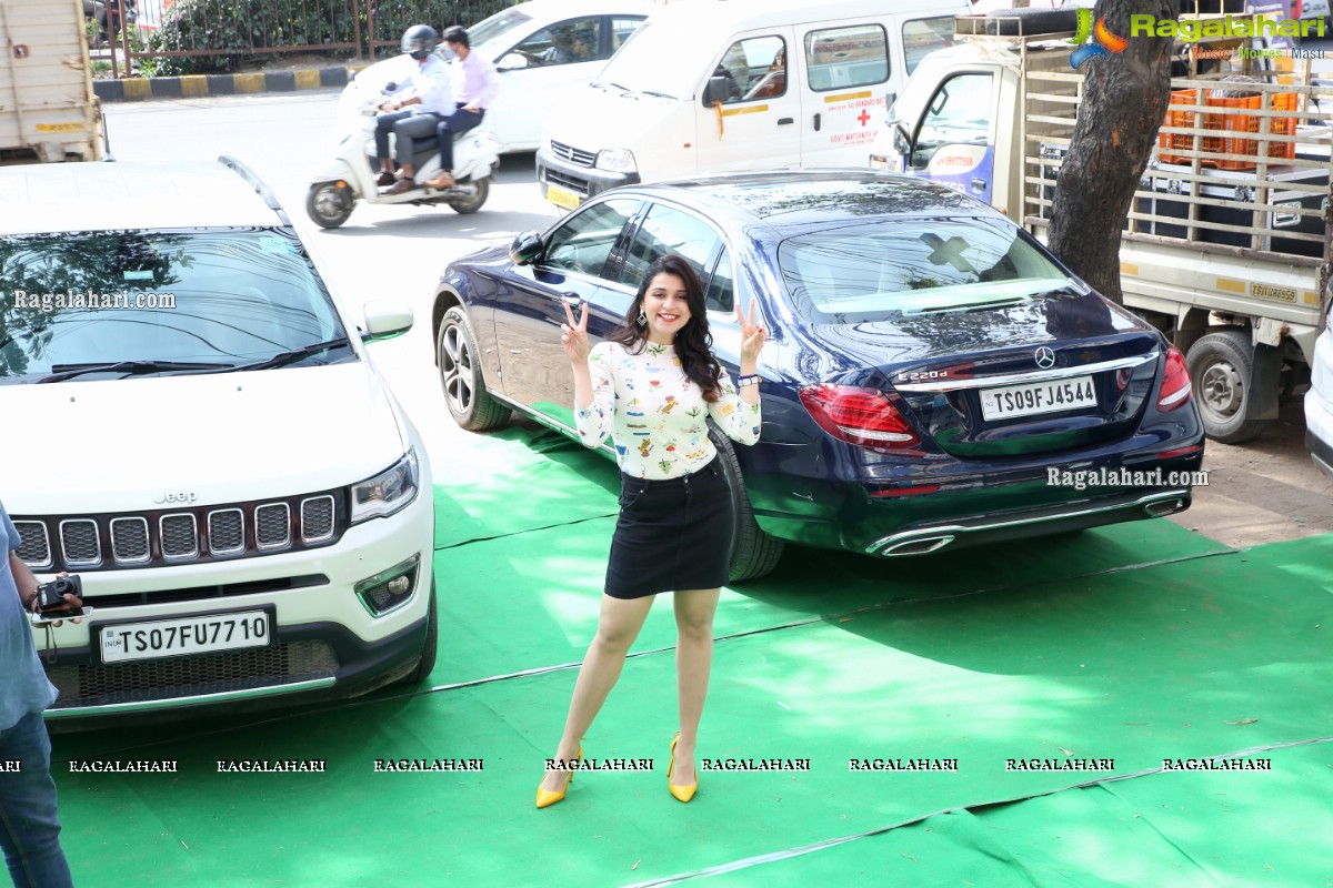 Xiaomi Mi 10i New Mobile Launch in Hyderabad by Mannara Chopra at Cellbay Store, Gachibowli