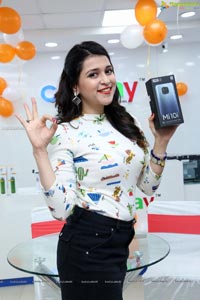 Xiaomi Mi 10i New Mobile Launch by Mannara Chopra at Cellbay