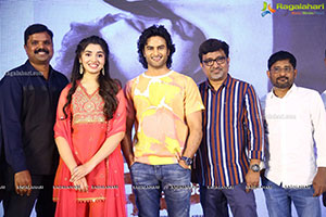 Aa Ammayi Gurinchi Meeku Cheppali Movie First Look Launch