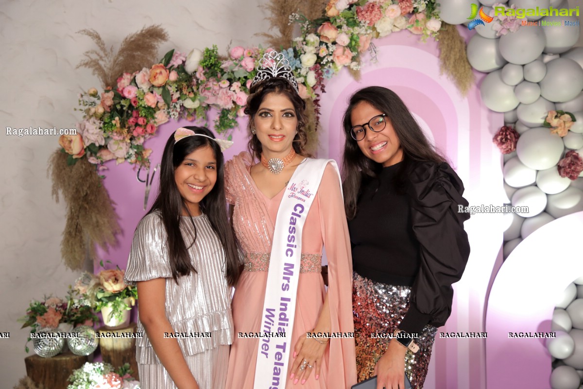 Mrs India Telangana Indu Agarwal Receives a Grand Party at Fly High