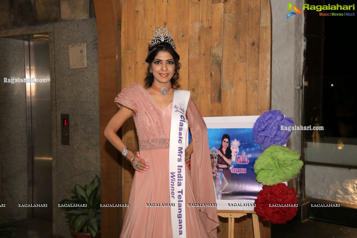 Mrs India Telangana Indu Agarwal Receives a Grand Party at Fly High