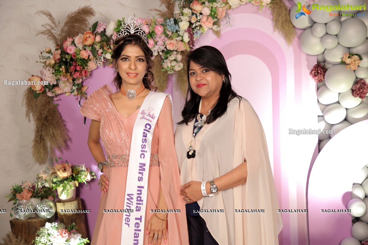 Mrs India Telangana Indu Agarwal Receives a Grand Party at Fly High