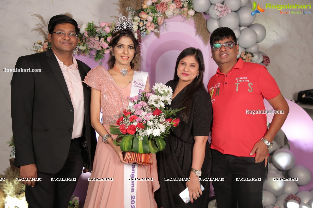 Mrs India Telangana Indu Agarwal Receives a Grand Party at Fly High