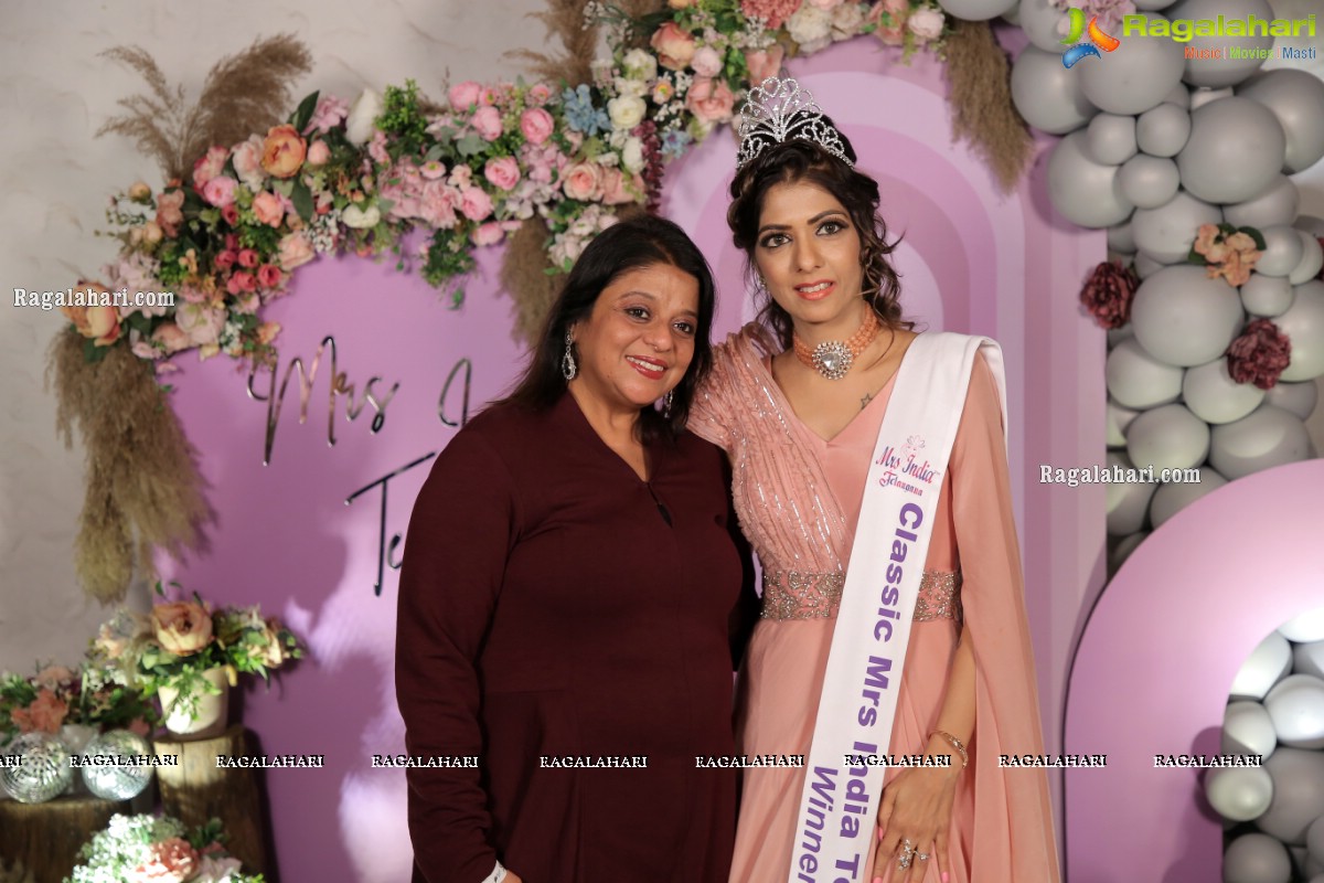 Mrs India Telangana Indu Agarwal Receives a Grand Party at Fly High