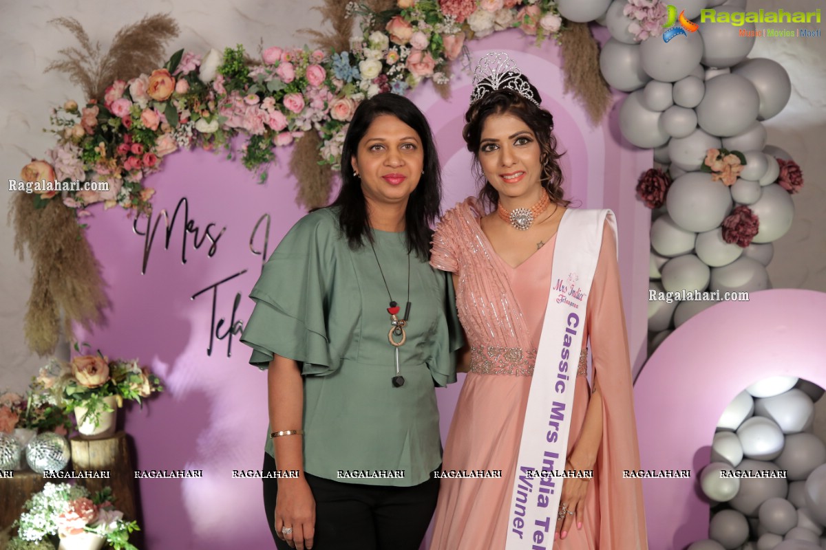 Mrs India Telangana Indu Agarwal Receives a Grand Party at Fly High