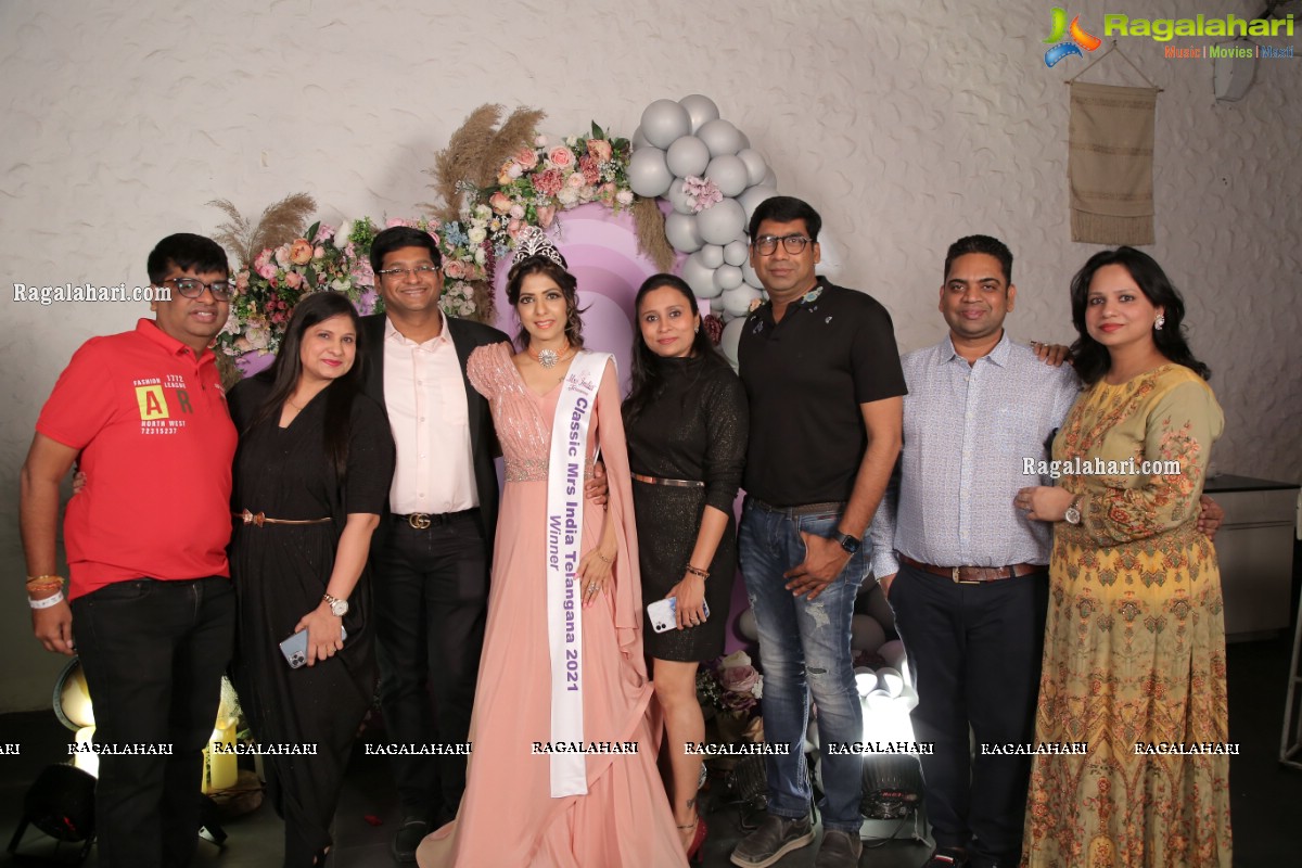 Mrs India Telangana Indu Agarwal Receives a Grand Party at Fly High