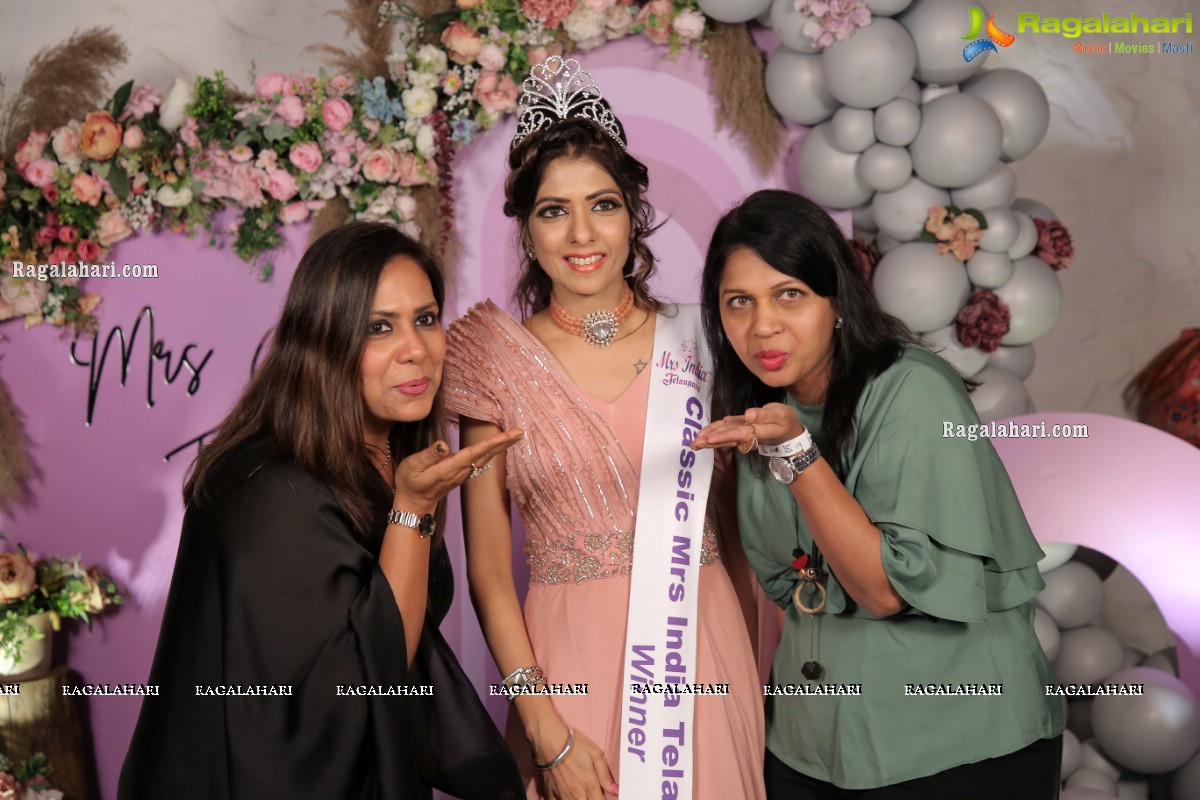 Mrs India Telangana Indu Agarwal Receives a Grand Party at Fly High