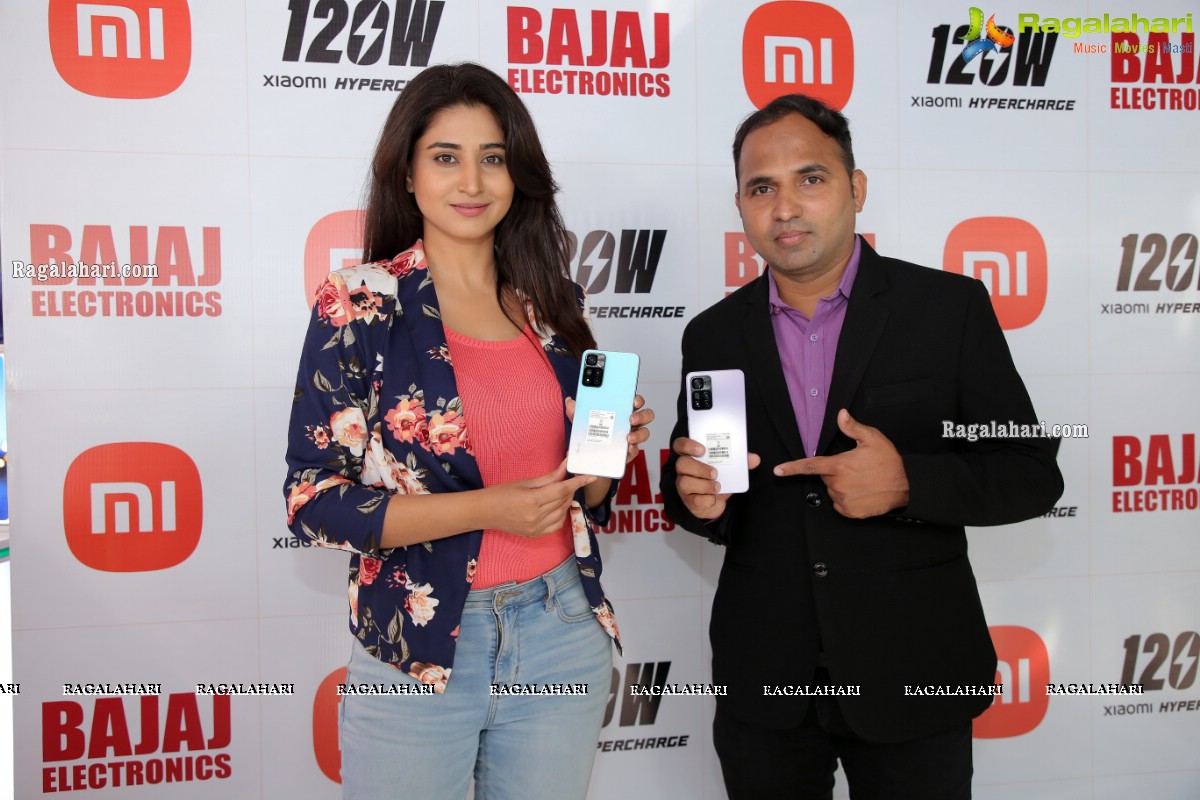 Xiaomi 11i 5G, 11i HyperCharge Launch at Bajaj Electronics, Gachibowli