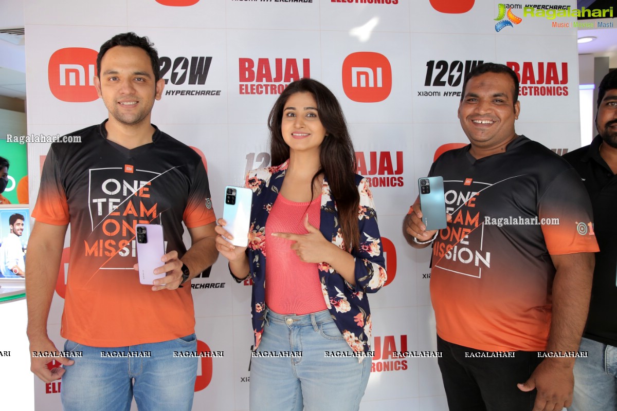 Xiaomi 11i 5G, 11i HyperCharge Launch at Bajaj Electronics, Gachibowli