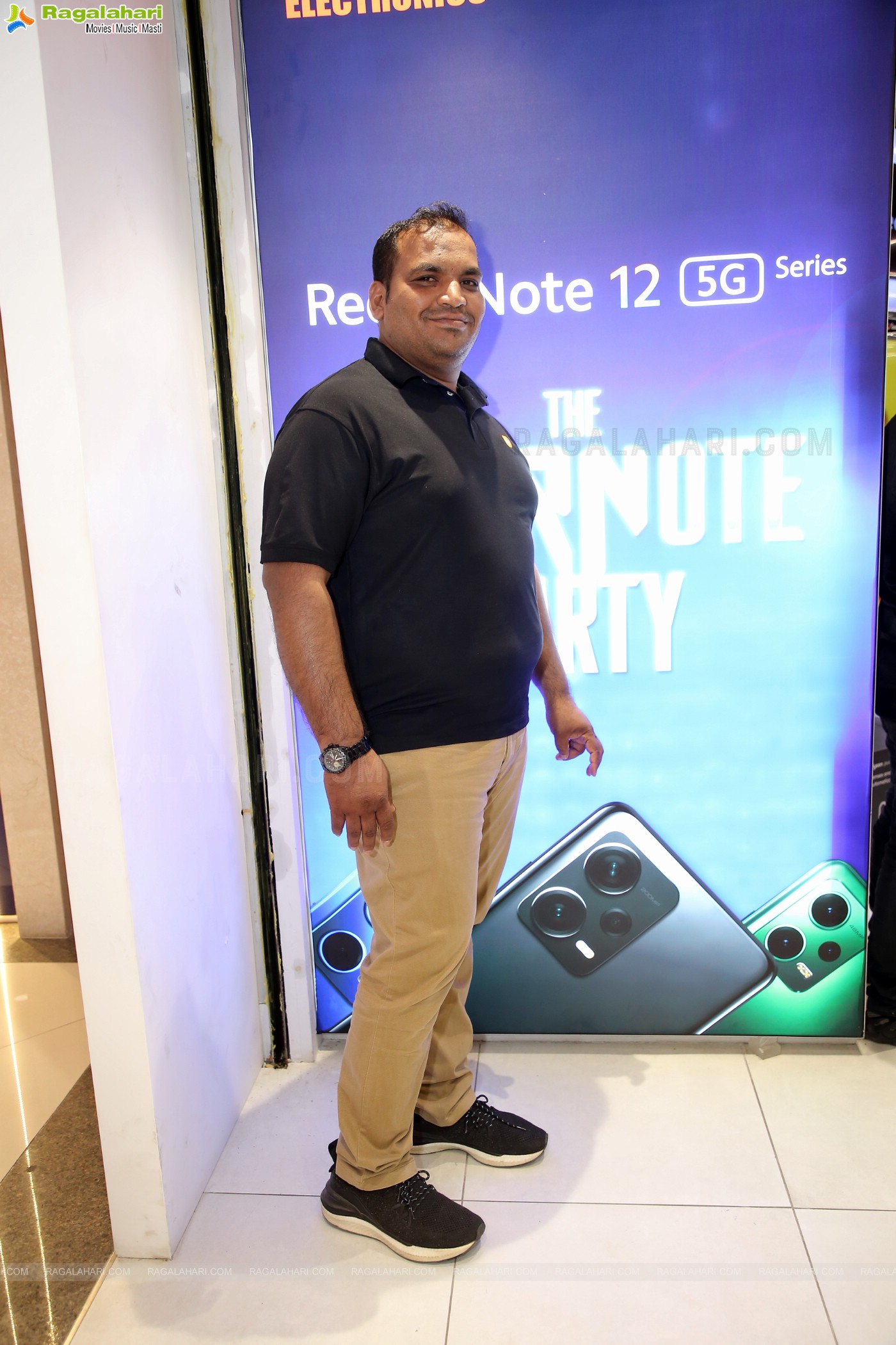 Redmi Note 12 5G Series Launch at Bajaj Electronics, Inorbit Mall