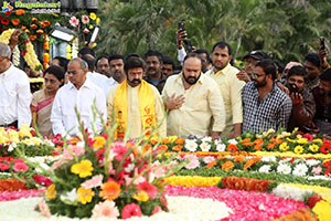 Jr NTR, Kalyan Ram and NBK Pays Tribute to Sr NTR