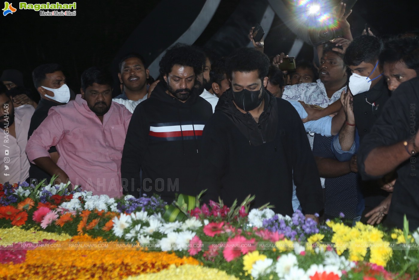 Jr NTR, Kalyan Ram and NBK Pays Tribute to Sr NTR at NTR Ghat