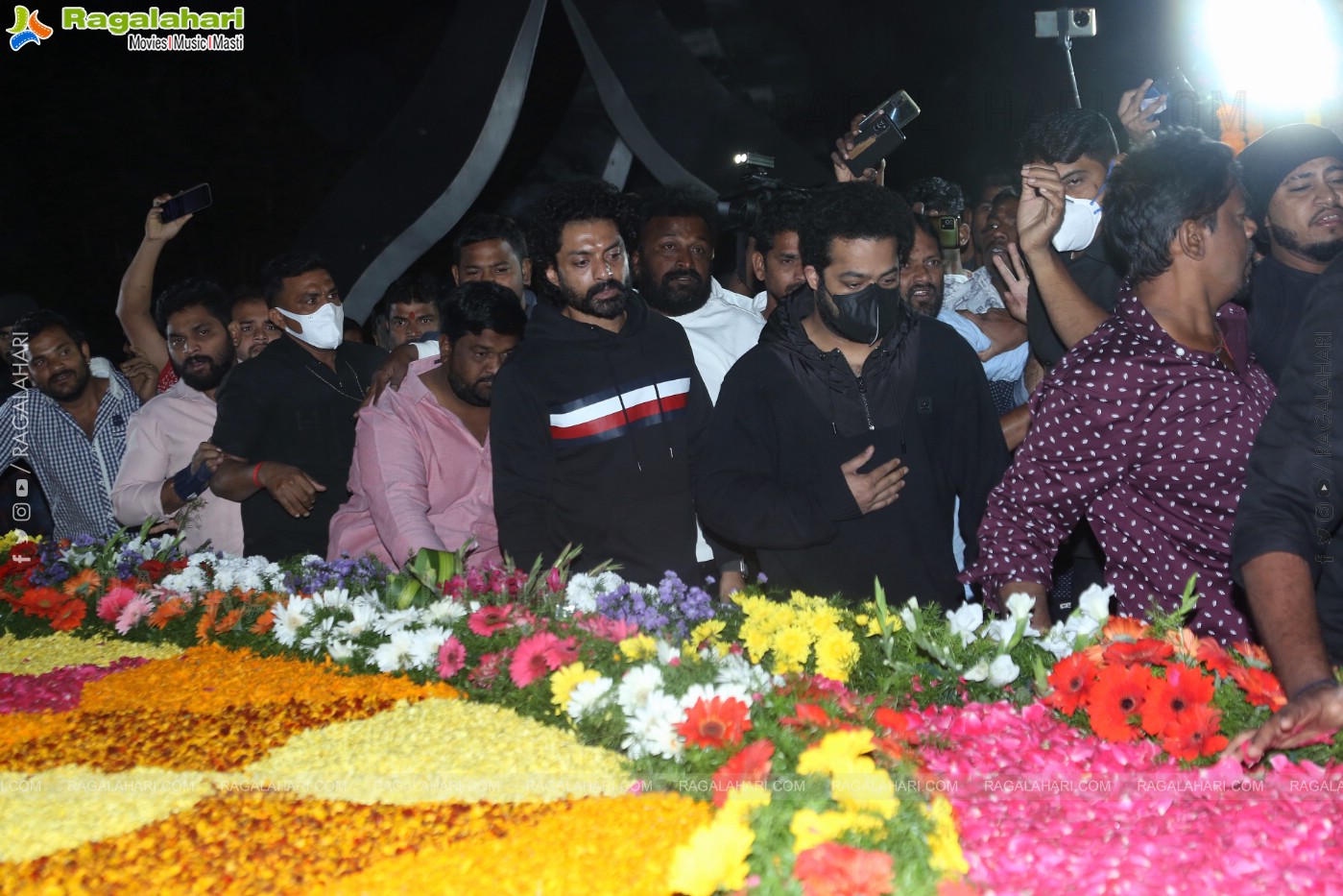 Jr NTR, Kalyan Ram and NBK Pays Tribute to Sr NTR at NTR Ghat