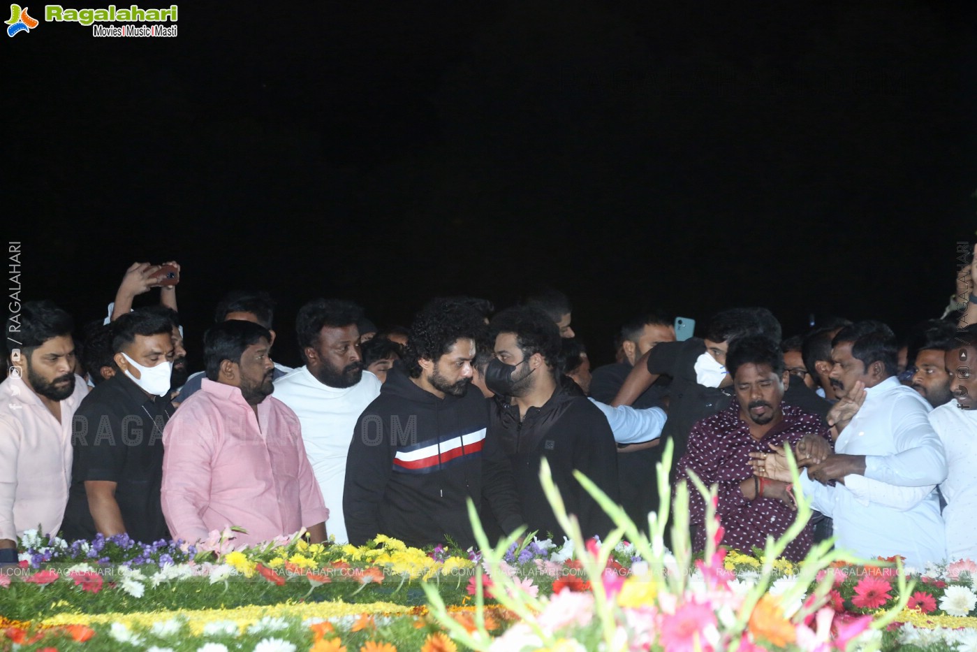 Jr NTR, Kalyan Ram and NBK Pays Tribute to Sr NTR at NTR Ghat