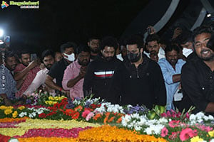 Jr NTR, Kalyan Ram and NBK Pays Tribute to Sr NTR