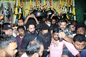 Jr NTR, Kalyan Ram and NBK Pays Tribute to Sr NTR