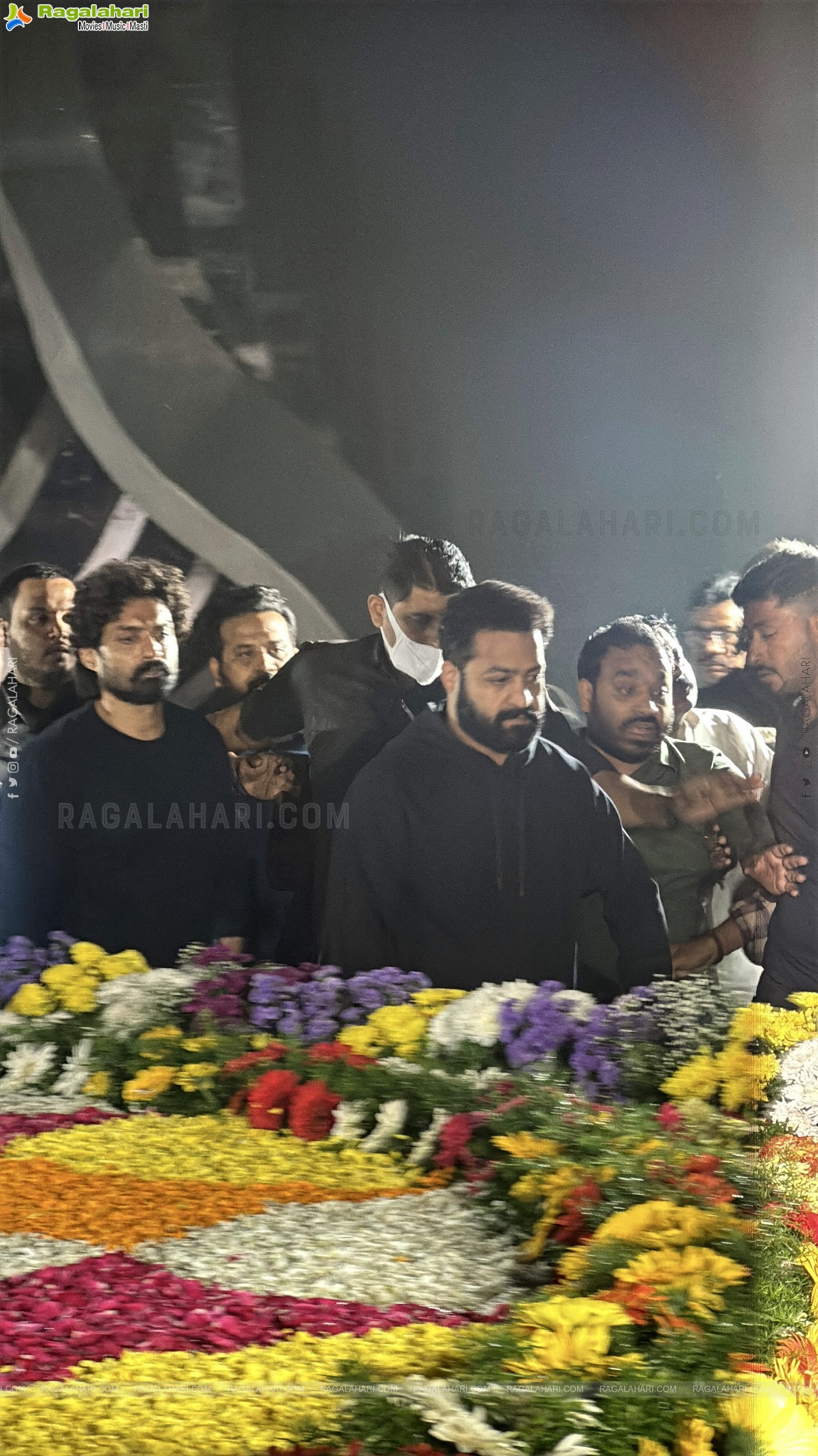 Jr NTR and Kalyan Ram Pay Tribute to Sr NTR at NTR Ghat