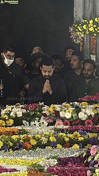 Jr NTR and Kalyan Ram Pay Tribute to Sr NTR at NTR Ghat