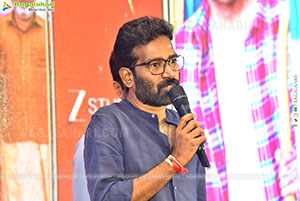 Bhartha Mahasayulaku Wignyapthi Movie Blockbuster Meet