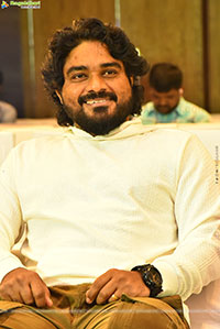 Bhartha Mahasayulaku Wignyapthi Movie Blockbuster Meet