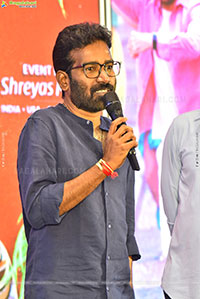 Bhartha Mahasayulaku Wignyapthi Movie Blockbuster Meet