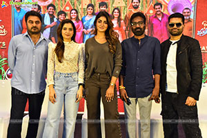 Bhartha Mahasayulaku Wignyapthi Movie Blockbuster Meet