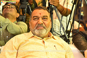 Bhartha Mahasayulaku Wignyapthi Movie Blockbuster Meet