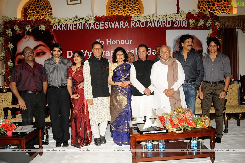 Akkineni Nageswara Rao Award 2008 Presented to Dr. Vyjayantimala Bali